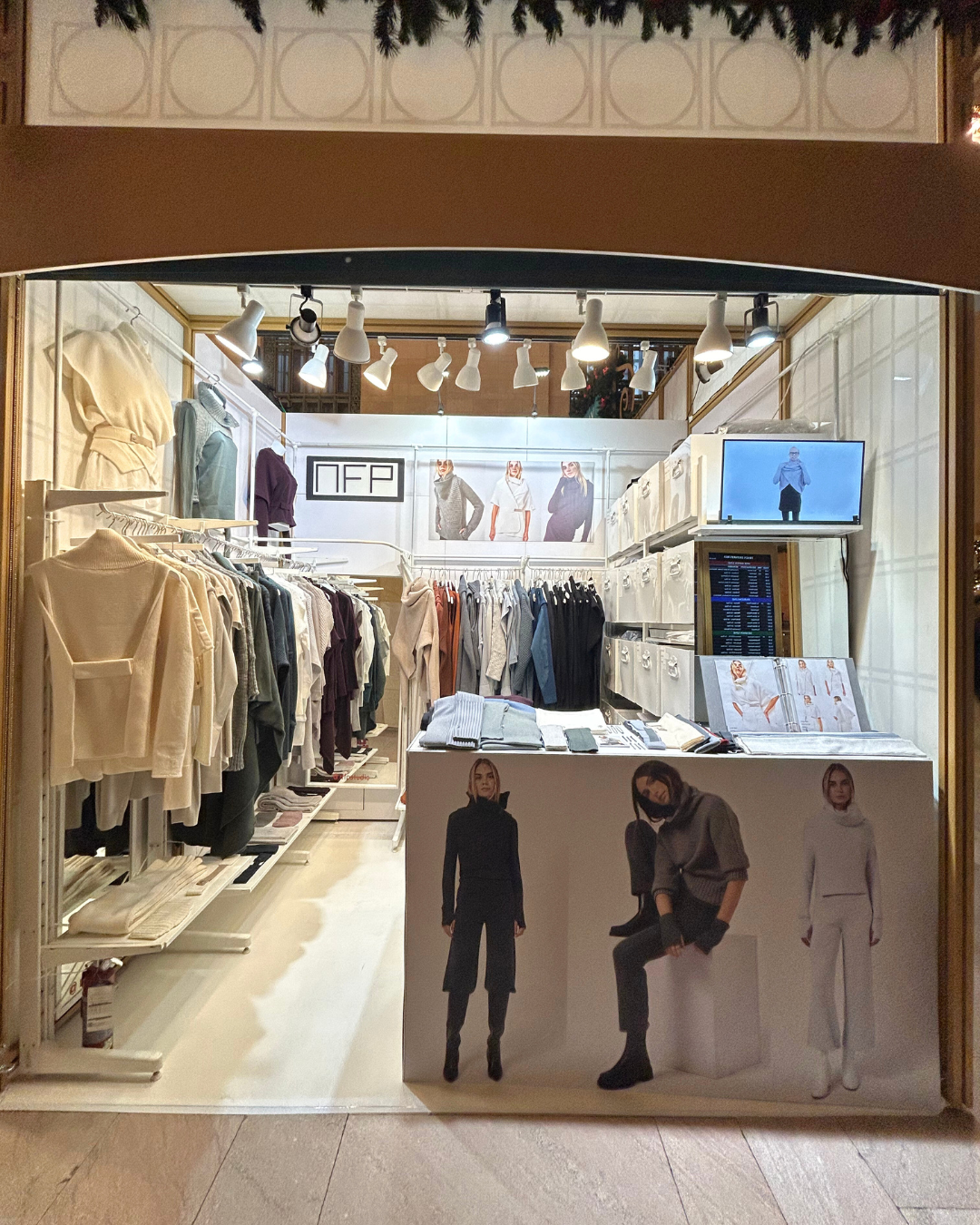 GRAND CENTRAL HOLIDAY FAIR 2025