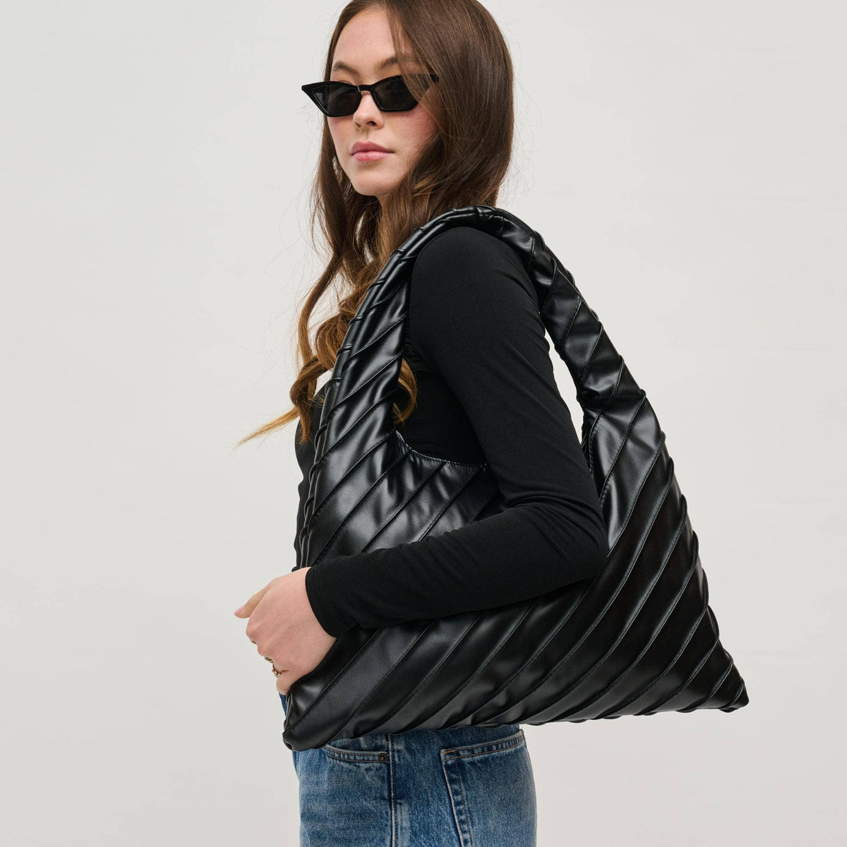 Allie Hobo: Black