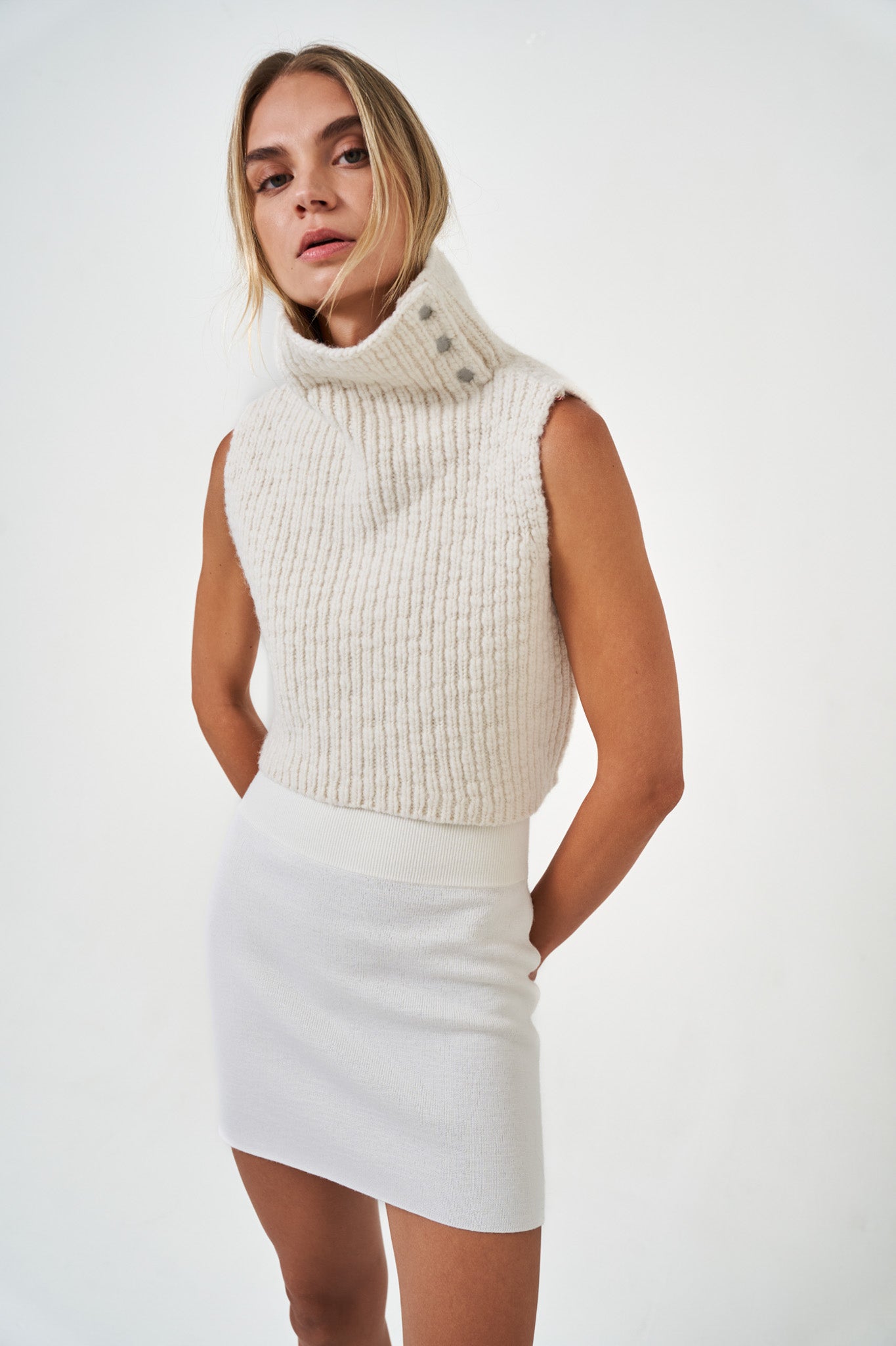 NA23-CW - Chunky Snap Back Pocket Vest | NFP