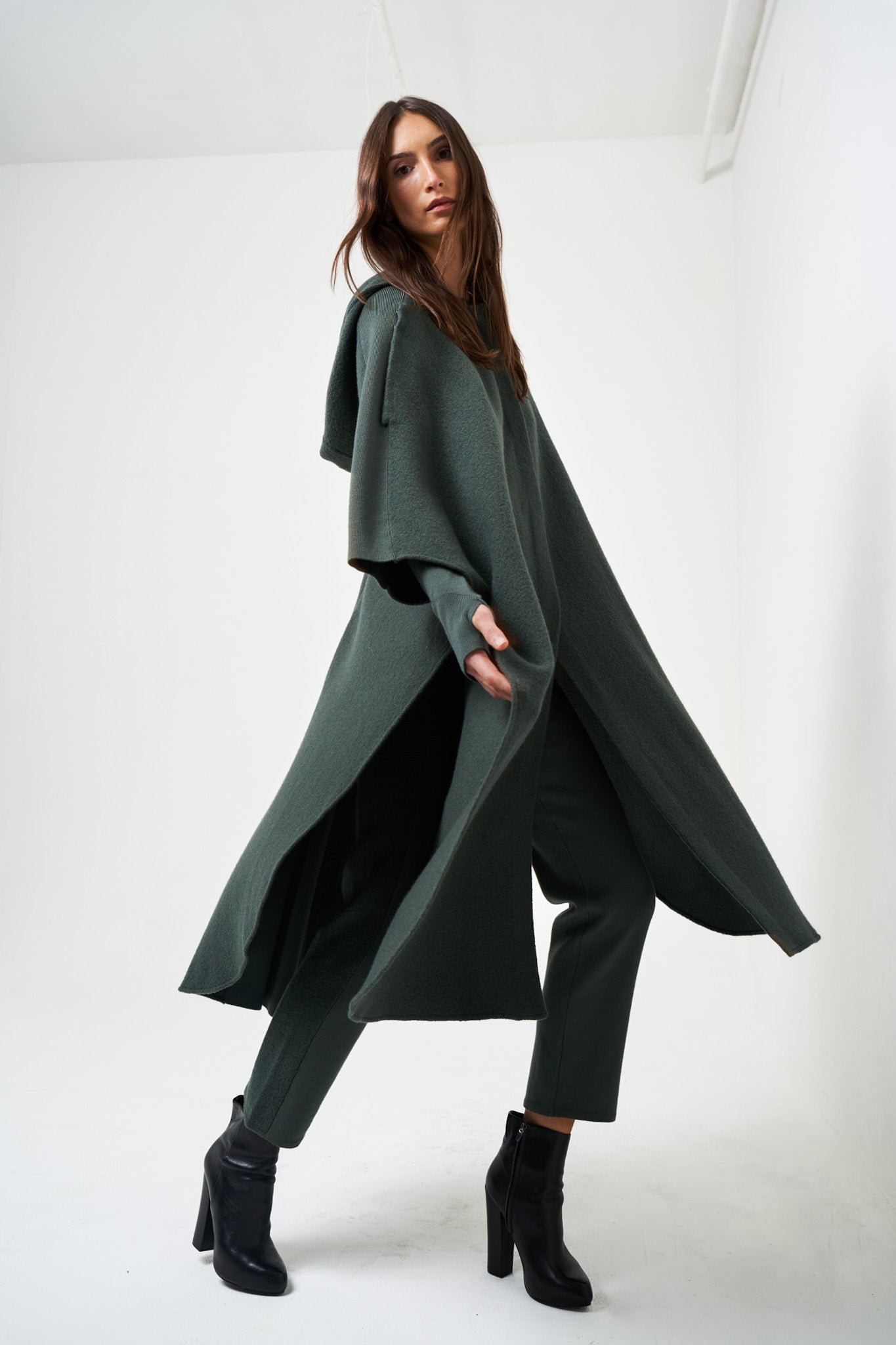 N40-BW - Convertible Hooded Cape | NFP