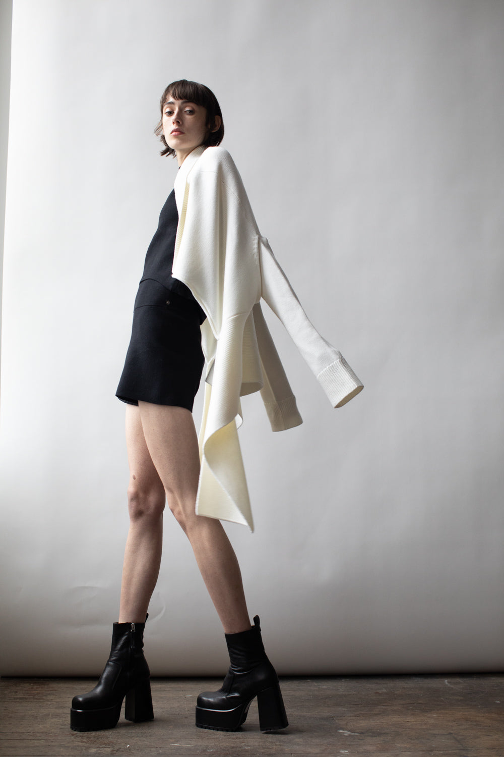 LOOK V