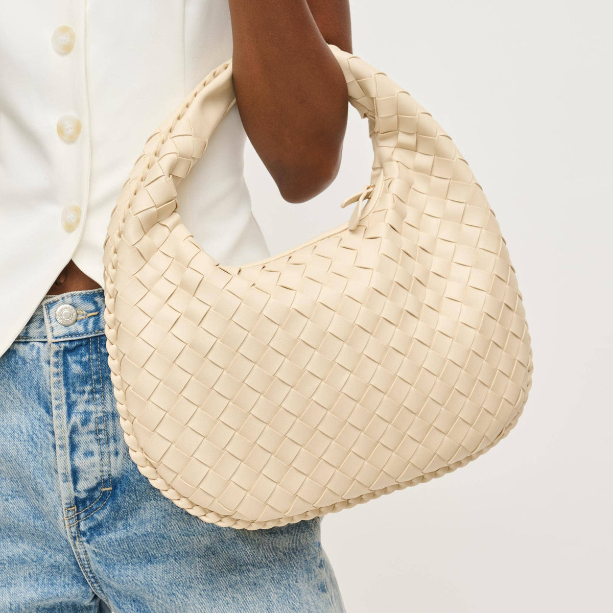 Wendy Woven Shoulder Bag: Oatmilk