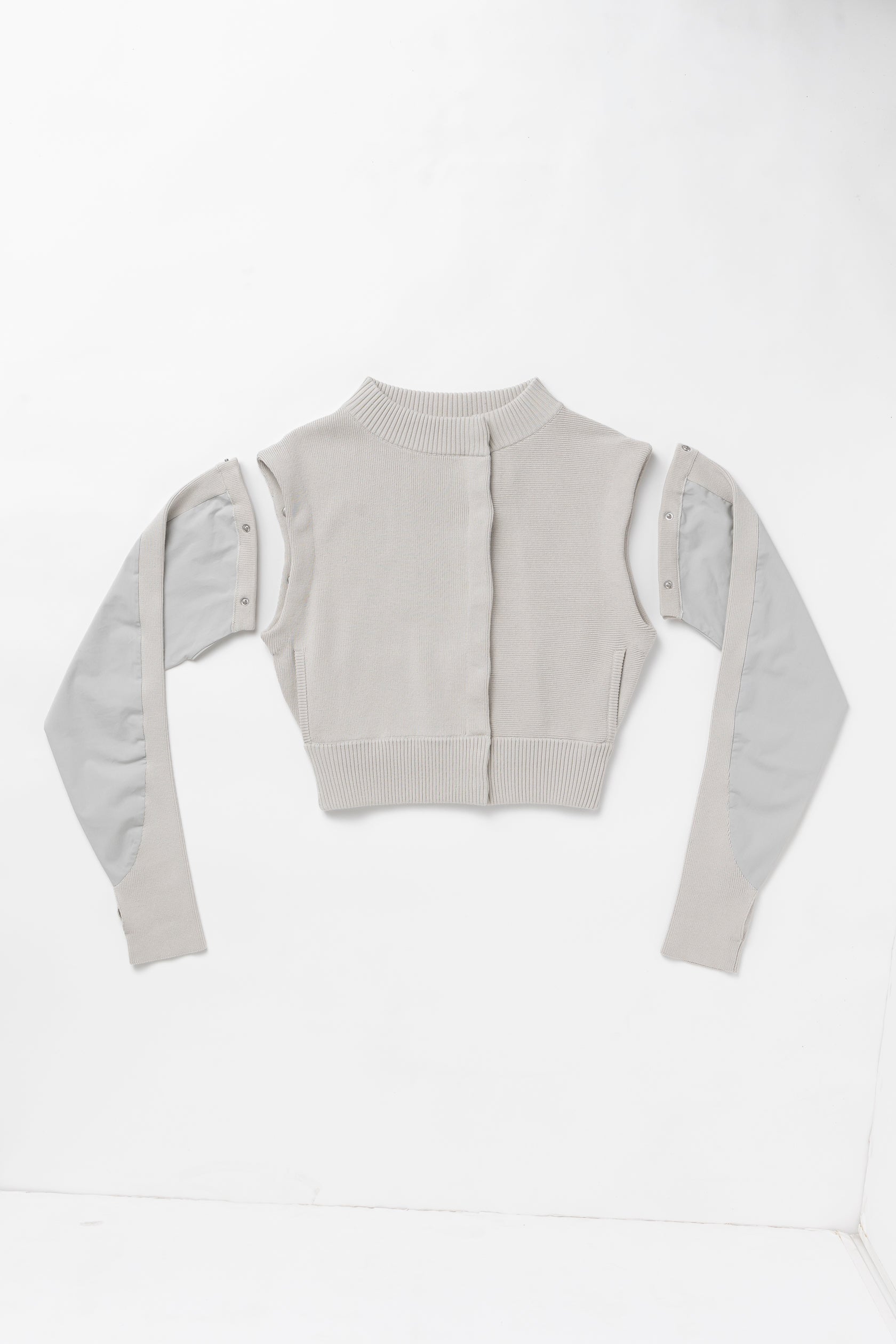 NF50: Cropped Jacket with Detachable Sleeves | NFP
