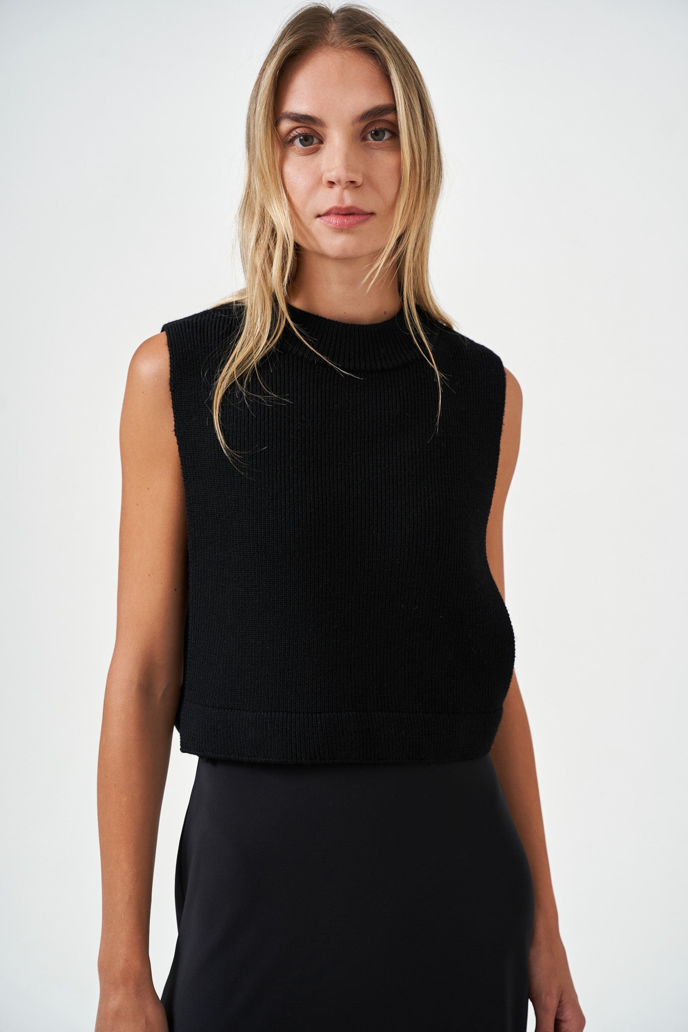 NA22 - Convertible Wool Dickie / Shawl | NFP