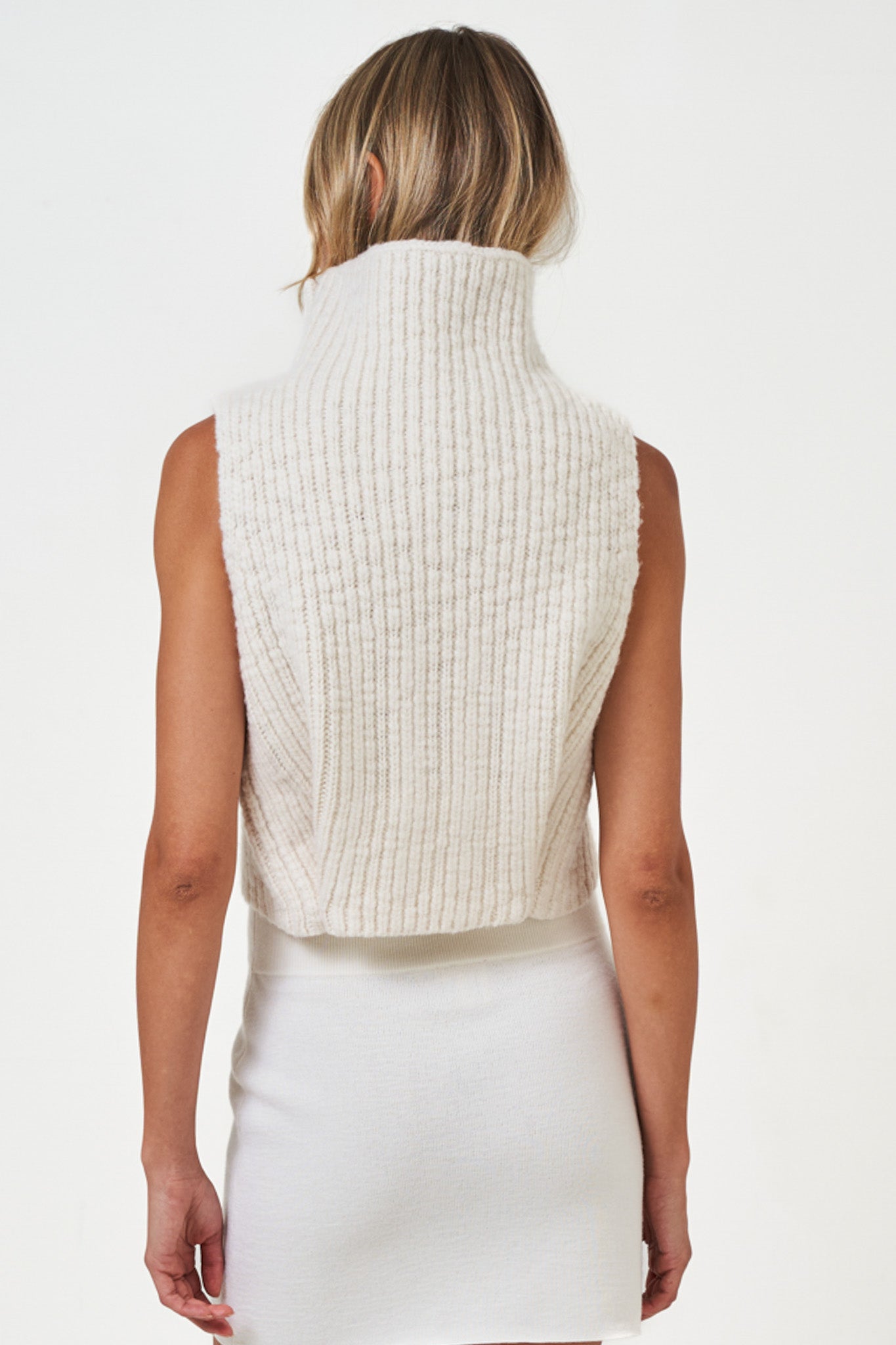 NA23-CW - Chunky Snap Back Pocket Vest | NFP