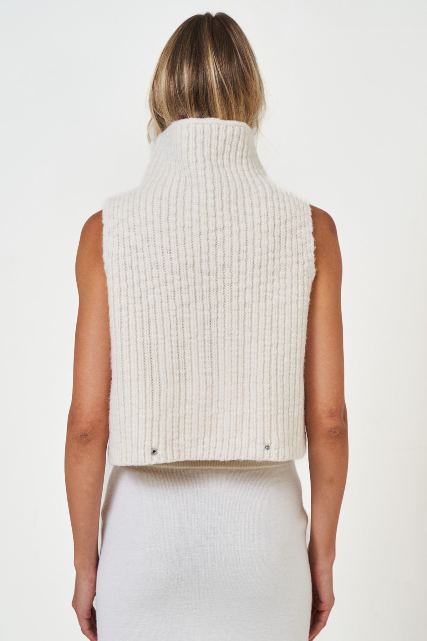 NA23-CW - Chunky Snap Back Pocket Vest | NFP