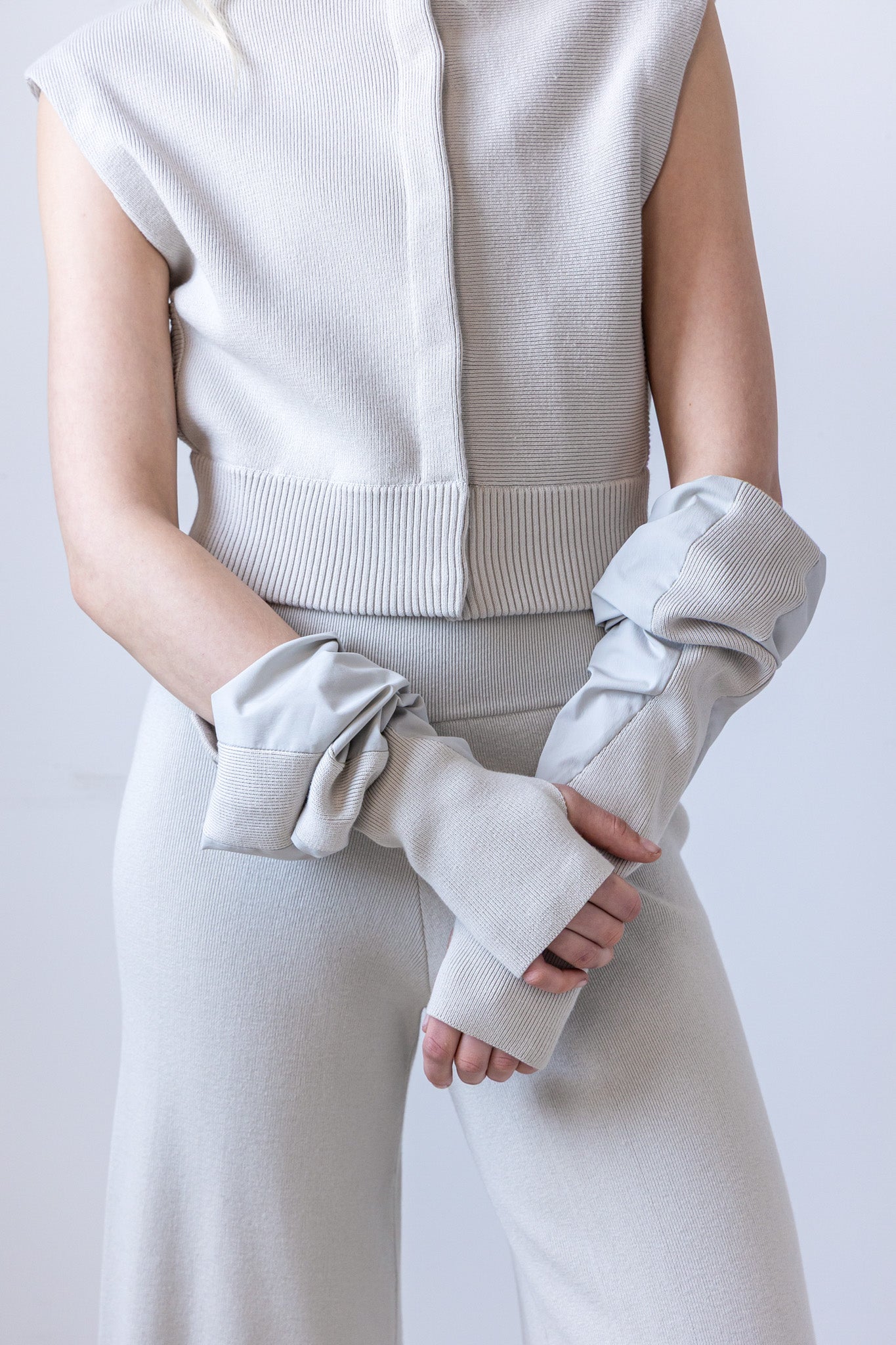 NF50: Cropped Jacket with Detachable Sleeves | NFP