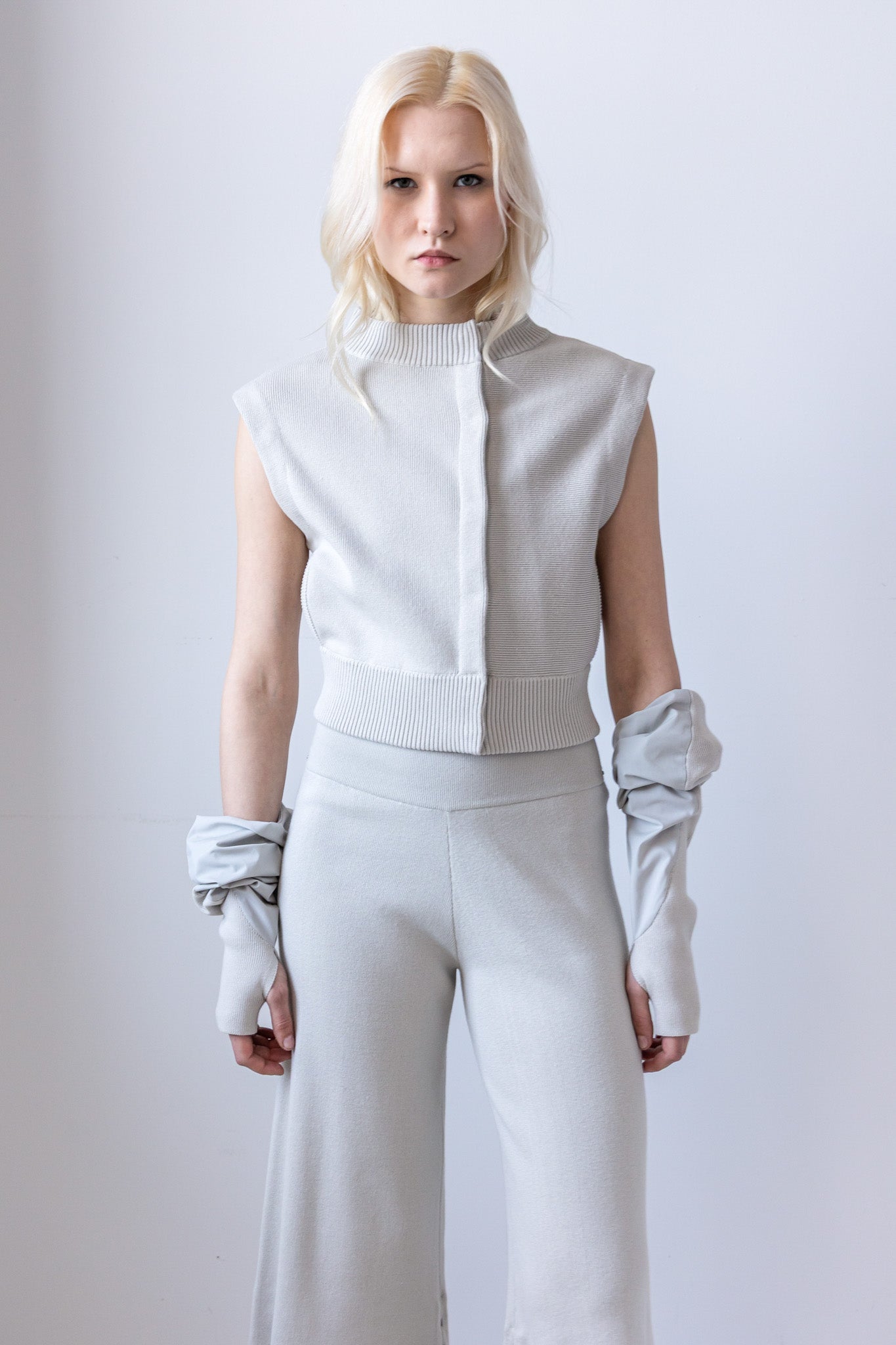 NF50: Cropped Jacket with Detachable Sleeves | NFP