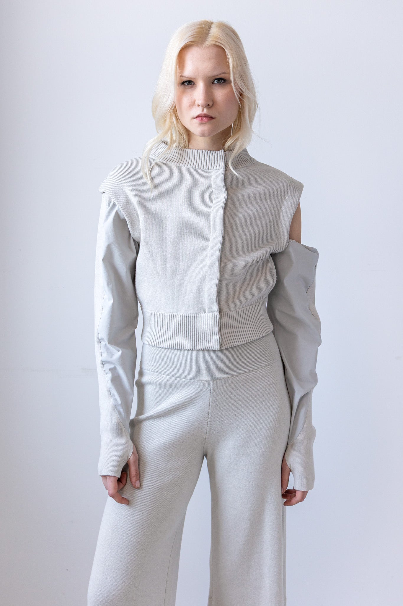 NF50: Cropped Jacket with Detachable Sleeves | NFP