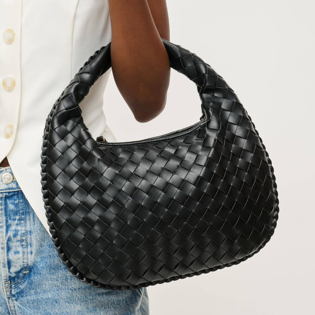 Wendy Woven Shoulder Bag: Black