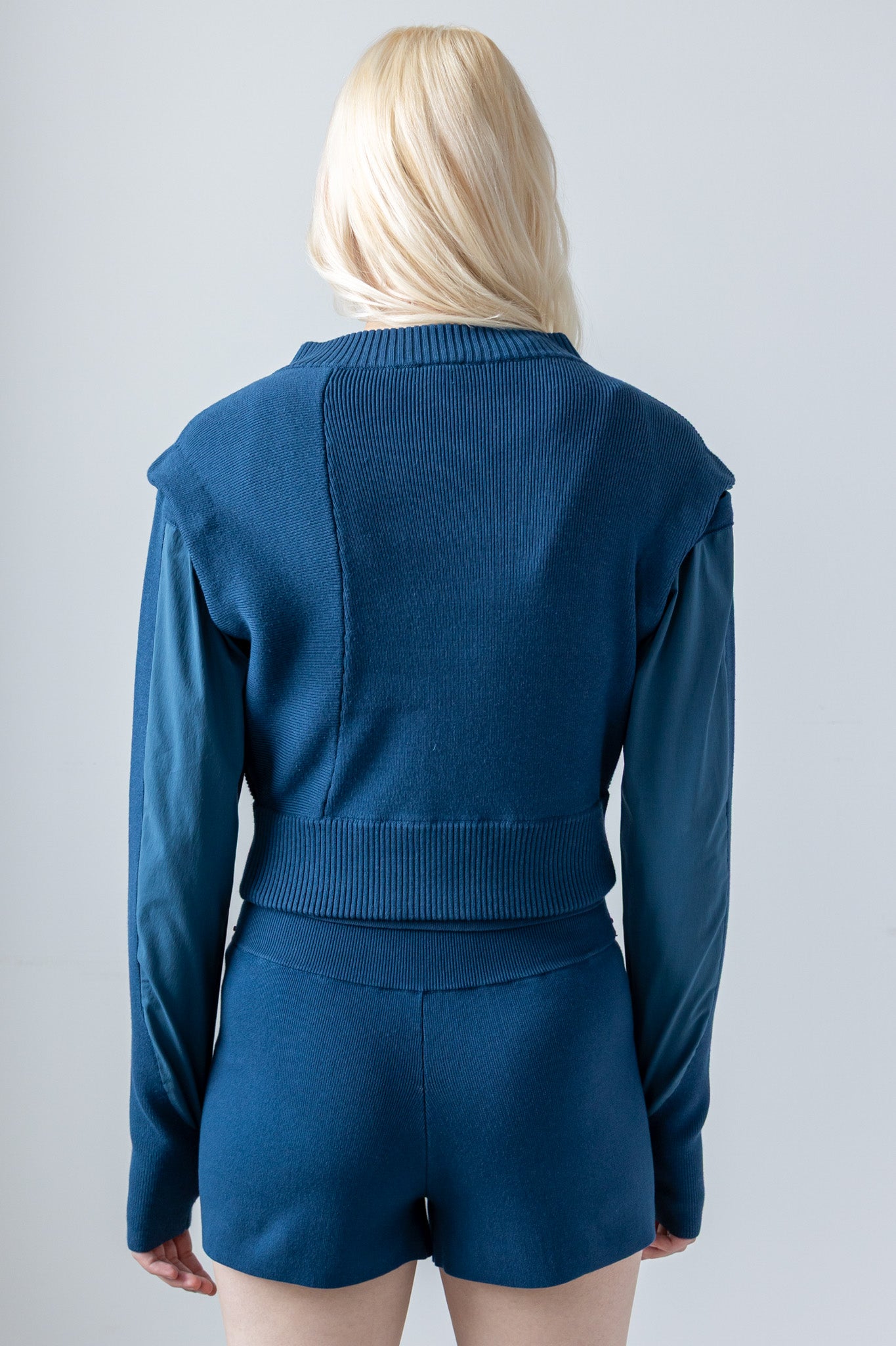 NF50: Cropped Jacket with Detachable Sleeves | NFP